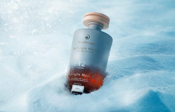Dachstein Whisky Flasche